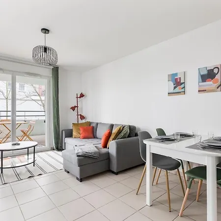 New! 2-bedroom & Parking, Close To Tram & Metro, Terrace Toulouse