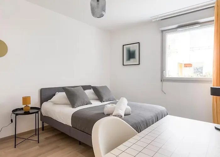 New! 2-bedroom & Parking, Close To Tram & Metro, Terrace *