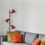 New! 2-bedroom & Parking, Close To Tram & Metro, Terrace Apartament Tuluza