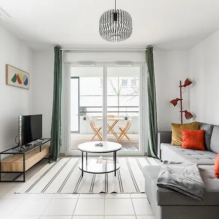 New! 2-bedroom & Parking, Close To Tram & Metro, Terrace Appartement Toulouse