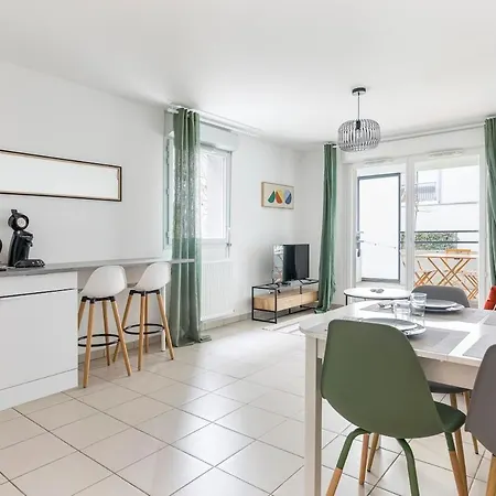 New! 2-bedroom & Parking, Close To Tram & Metro, Terrace Appartement Toulouse