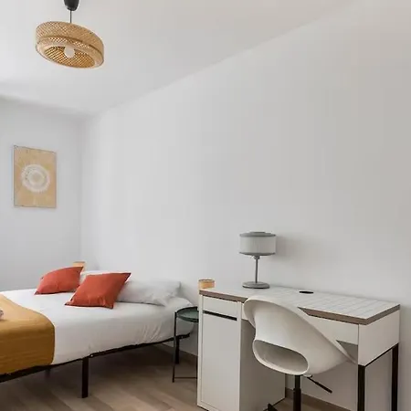 アパート New! 2-bedroom & Parking, Close To Tram & Metro, Terrace