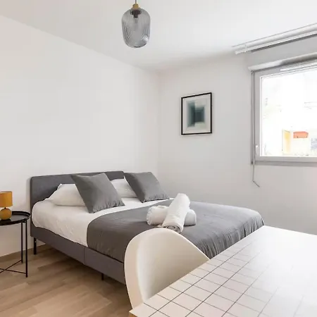 New! 2-bedroom & Parking, Close To Tram & Metro, Terrace *